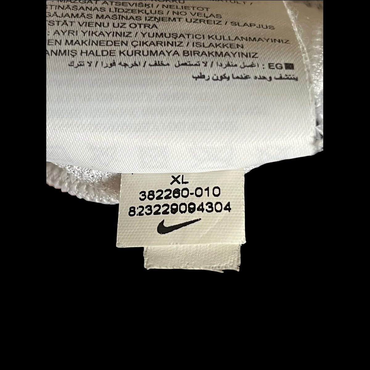 Juventus 2010/2011 Home Football Shirt Extra Large