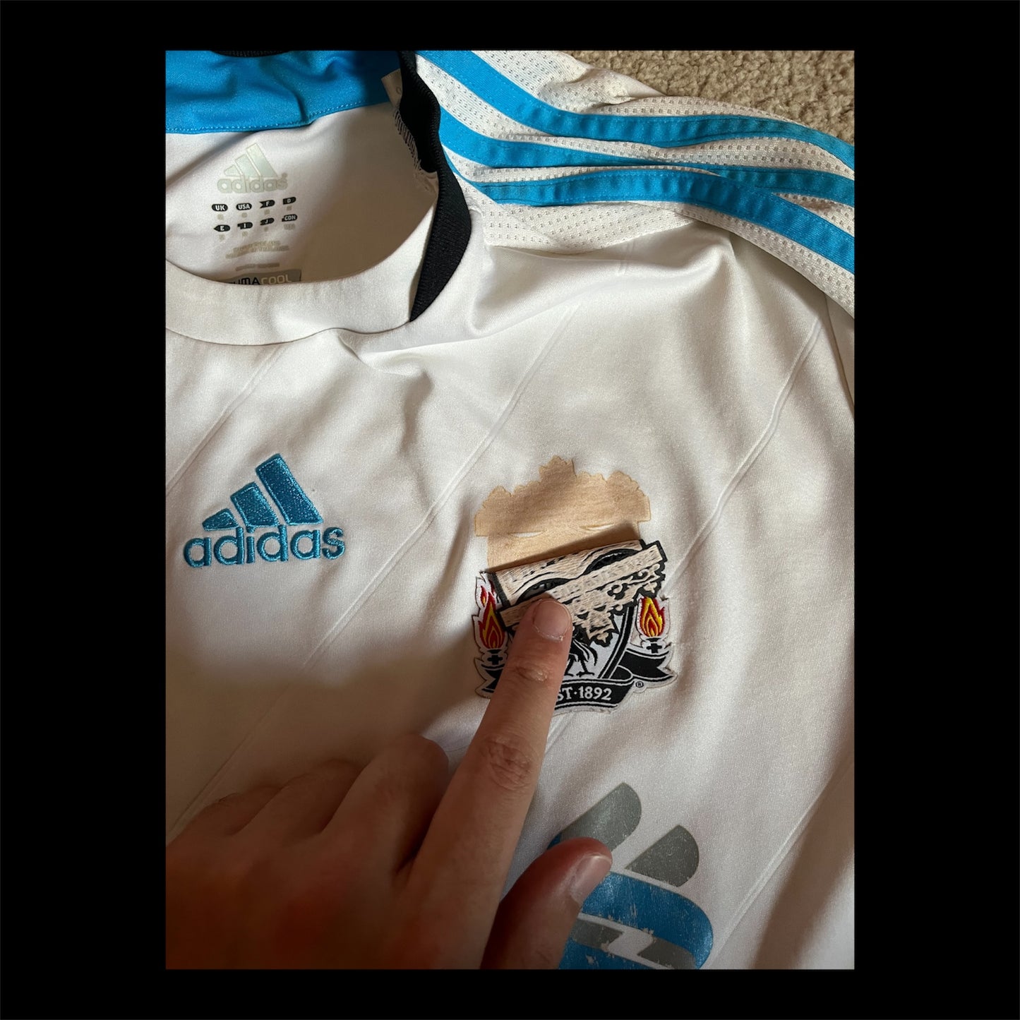 Liverpool 2011/2012 Third Football Shirt Medium - Luis Suarez