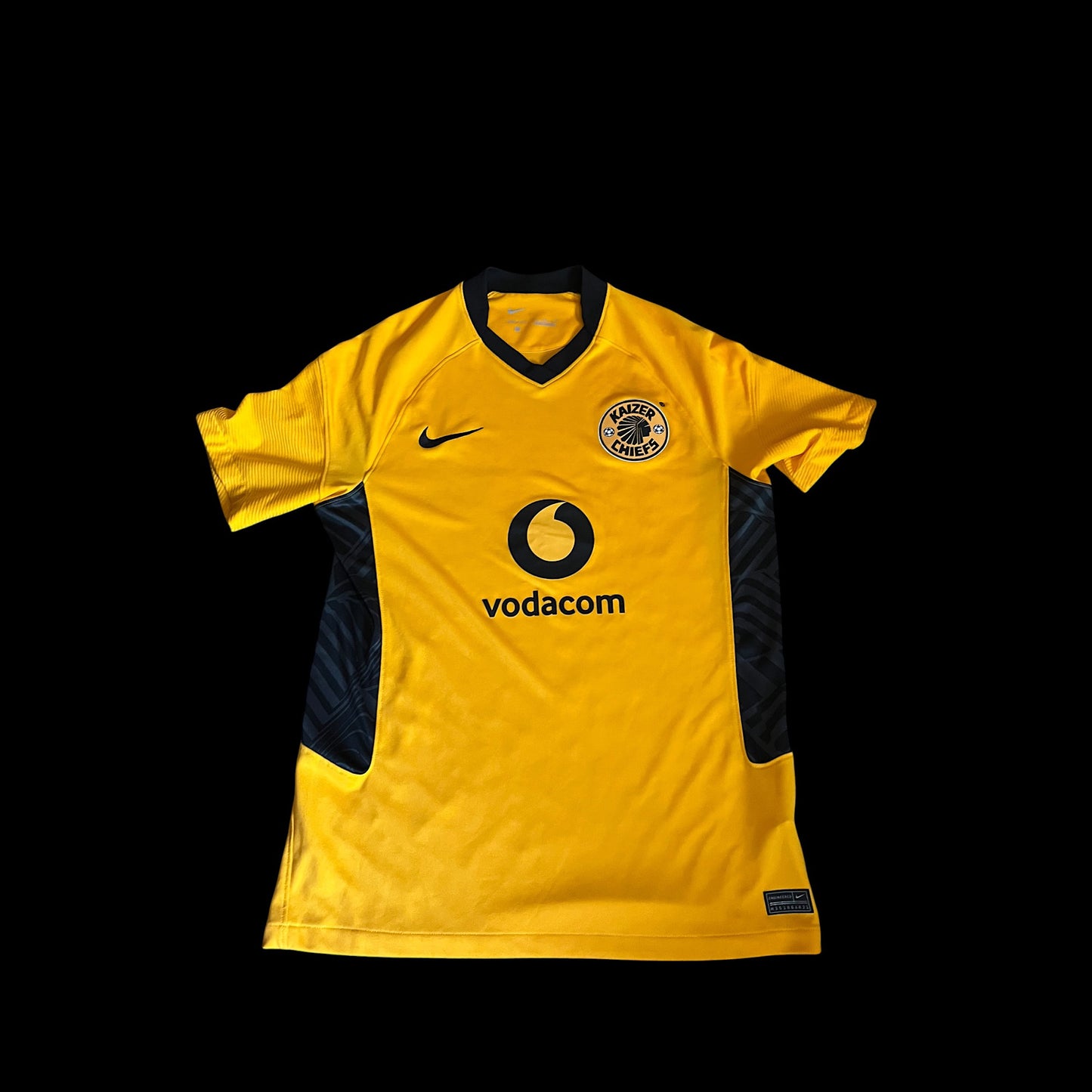 Kaizer Chiefs 2021/2022 Home Football Shirt Medium