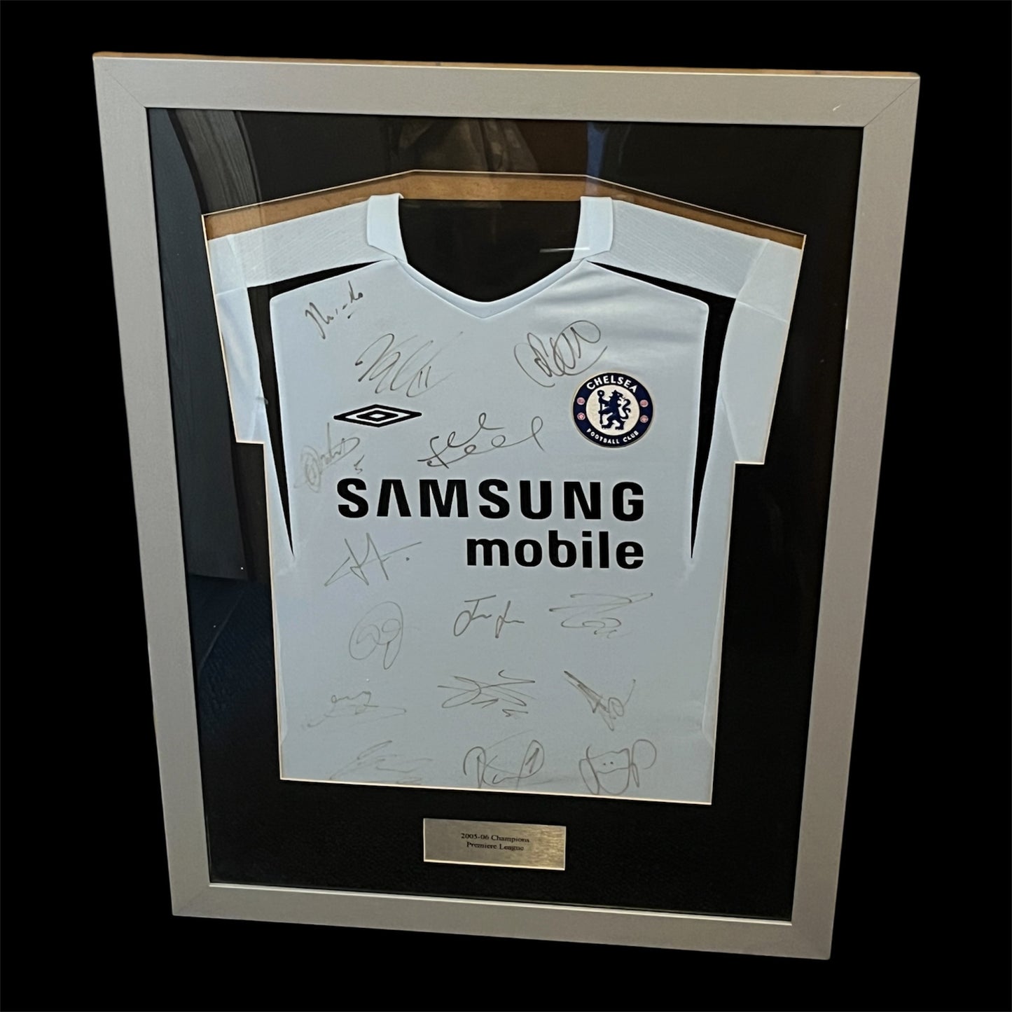 Chelsea 2005/2006 Away Football Shirt - Squad Signed And Framed