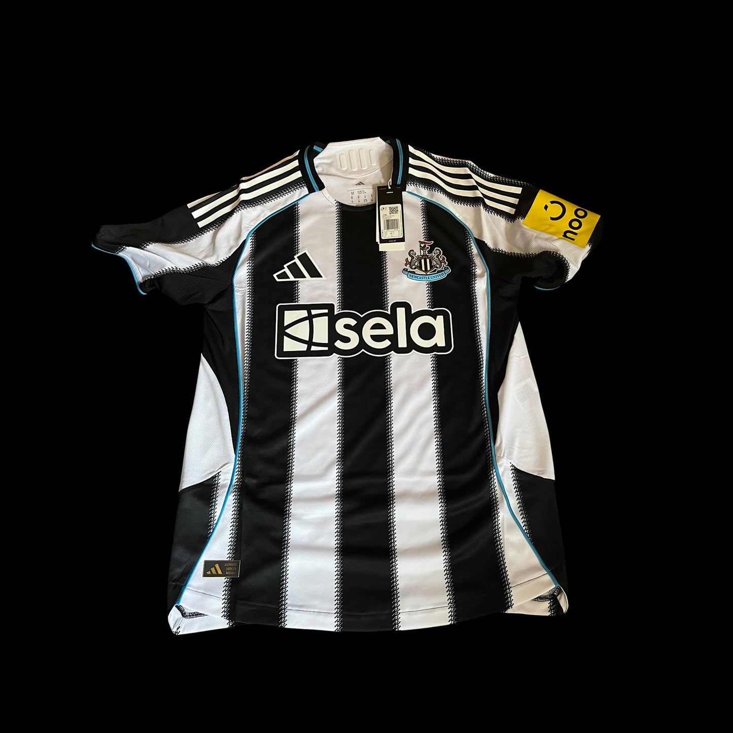 Newcastle United 2025/2026 Home Football Shirt Medium - Heat.RDY - BNWT