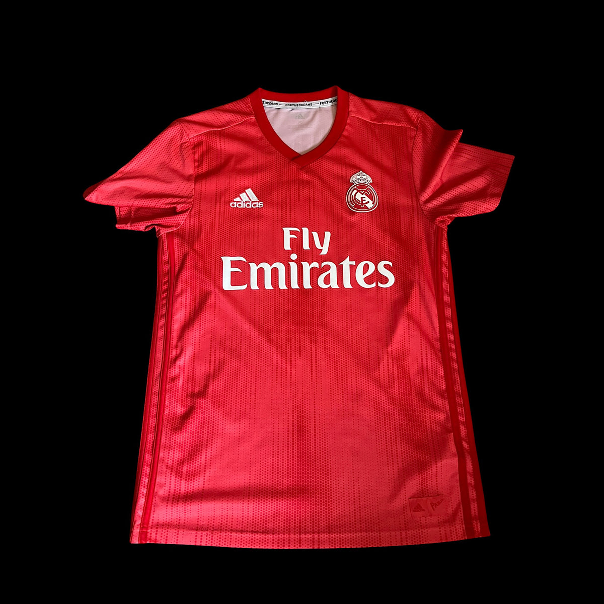 Real Madrid 2018/2019 Third Football Shirt Small - Karim Benzema