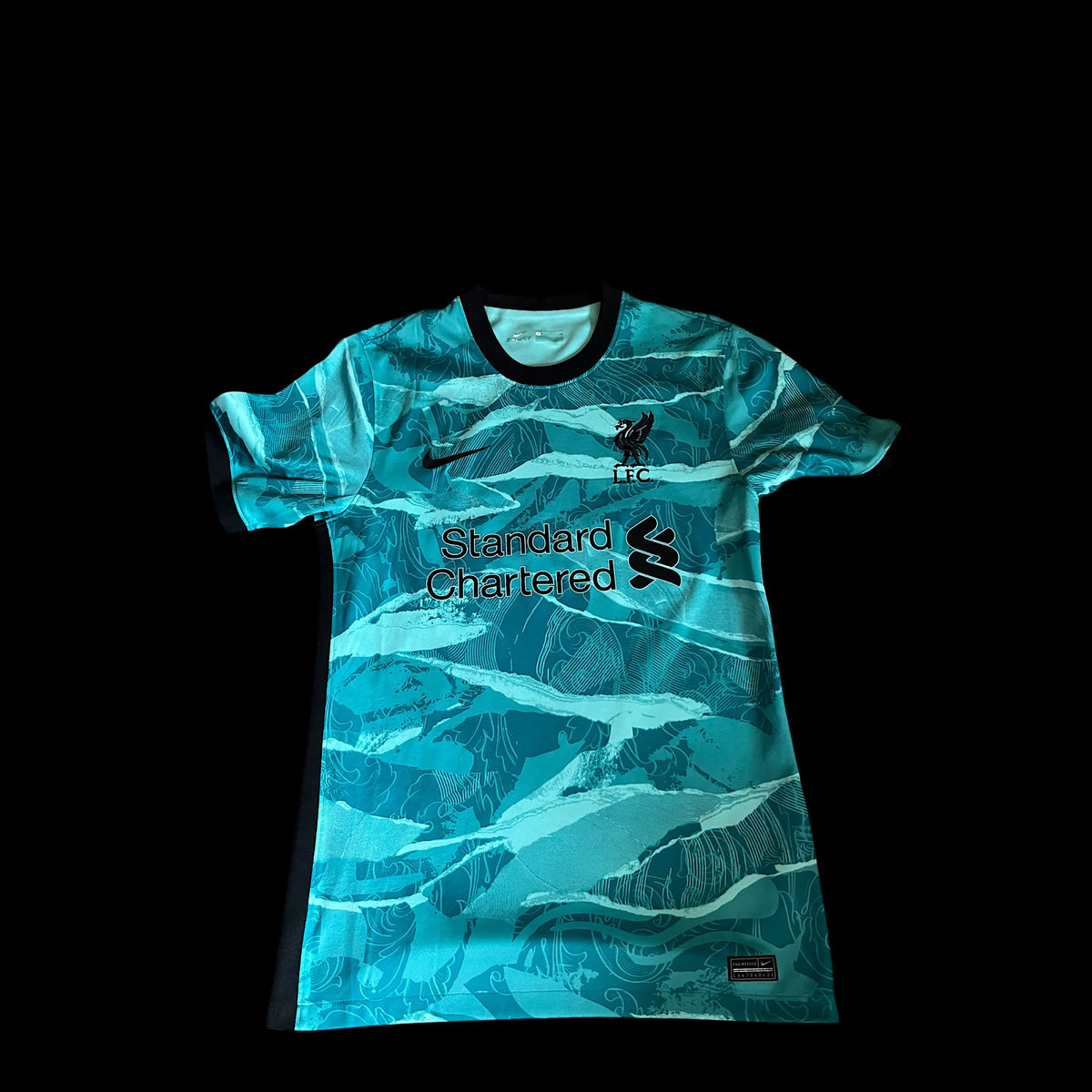 Liverpool 2020/2021 Away Football Shirt Small - Mohamed Salah