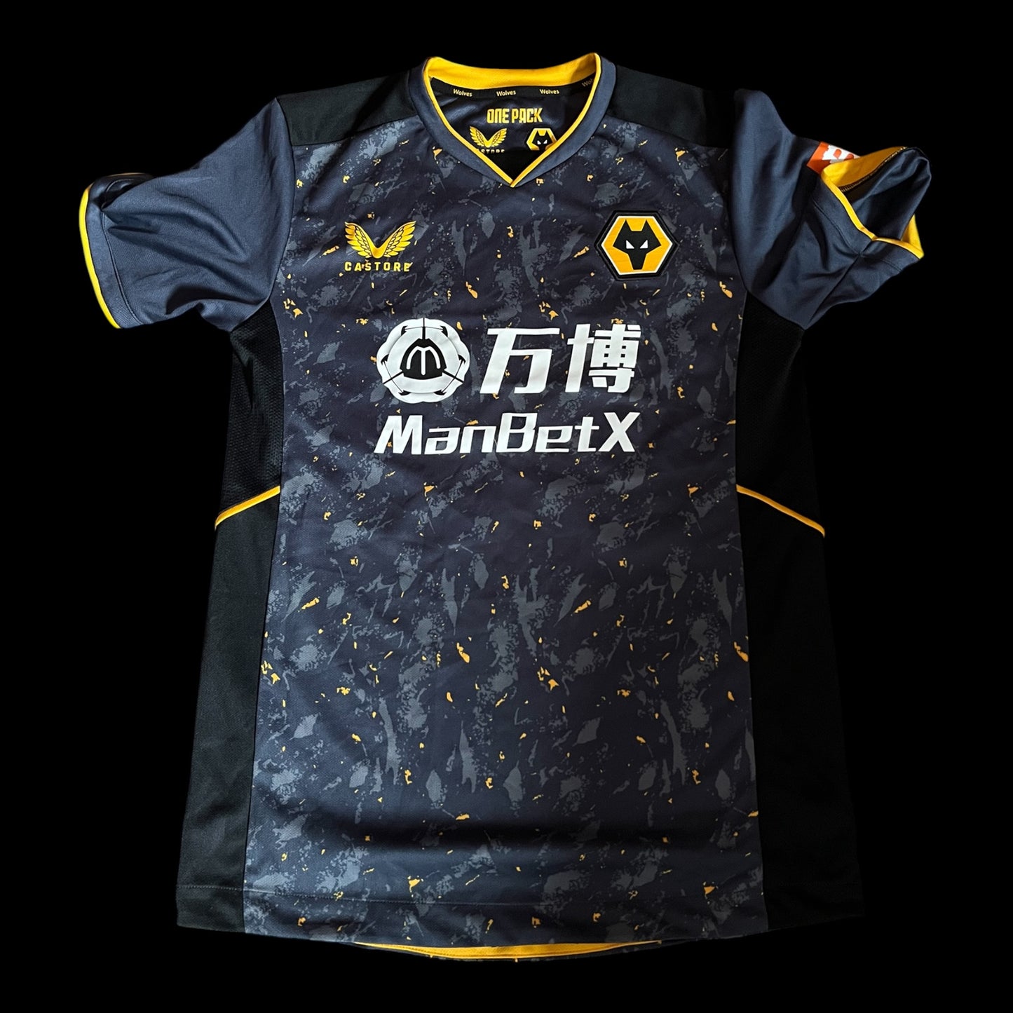 Wolverhampton Wanderers 2021/2022 Away Football Shirt Small - Hwang Hee-Chan
