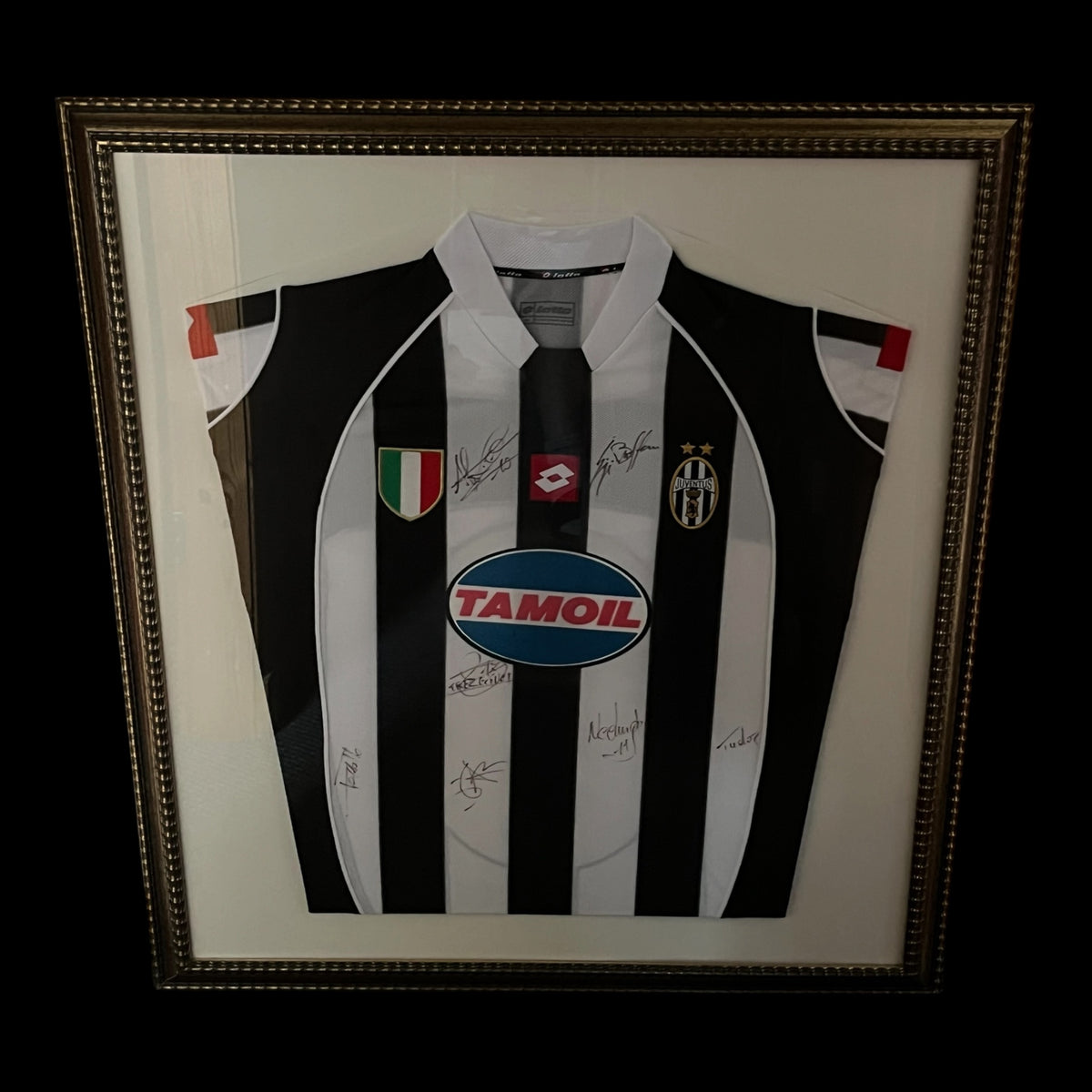 Juventus 2002/2003 Home Football Shirt - Squad Signed And Framed