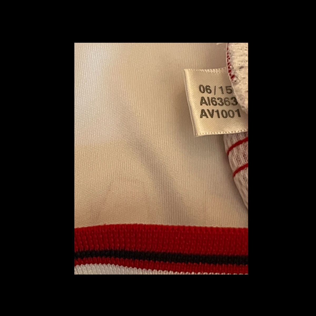 Manchester United 2015/2016 Away Football Shirt Medium - Chris Smalling