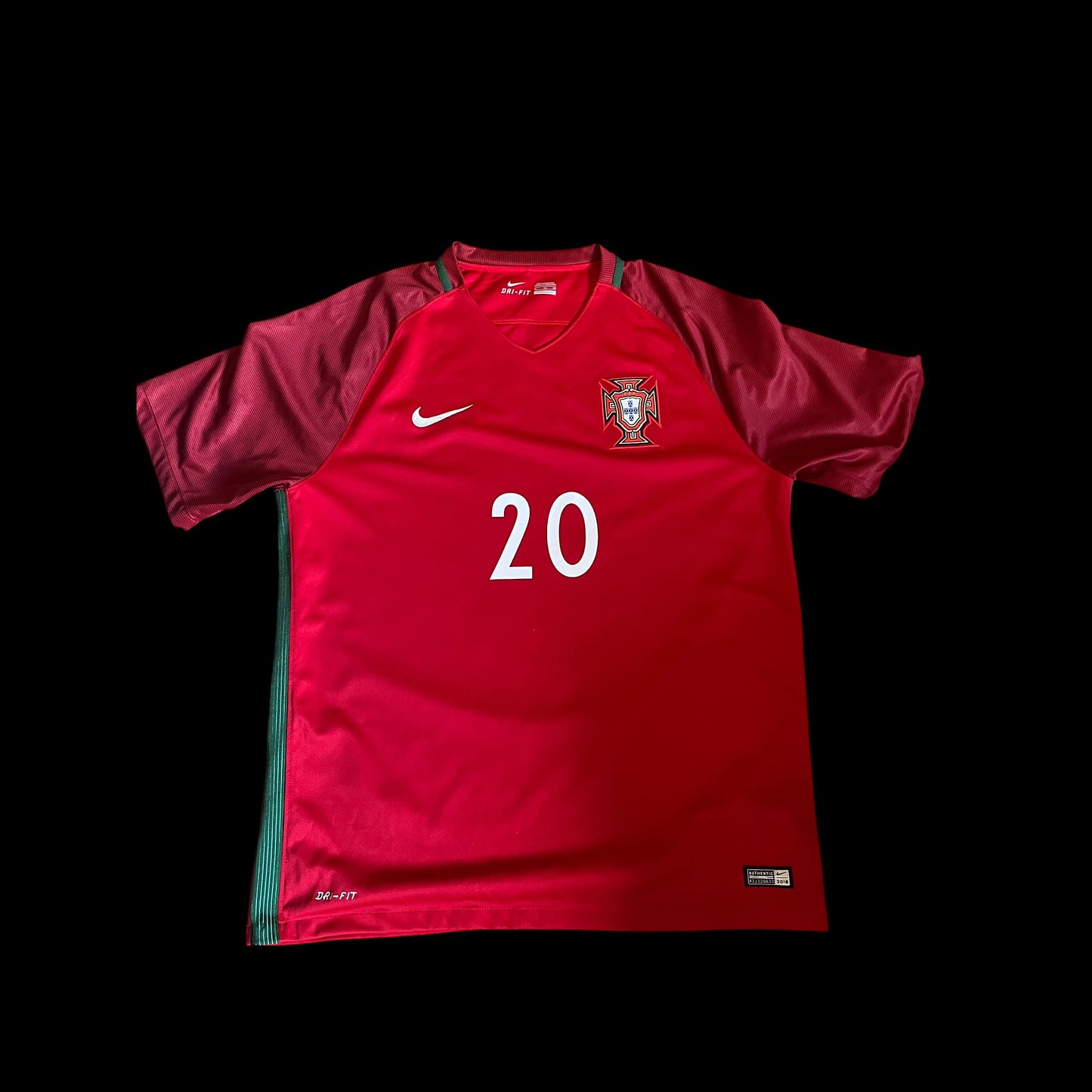 Portugal 2016 Home Football Shirt Extra Large - Ricardo Quaresma