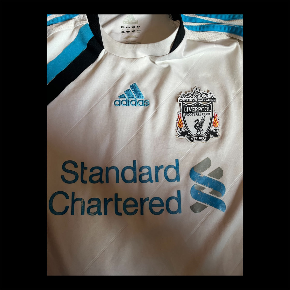 Liverpool 2011/2012 Third Football Shirt Medium - Luis Suarez