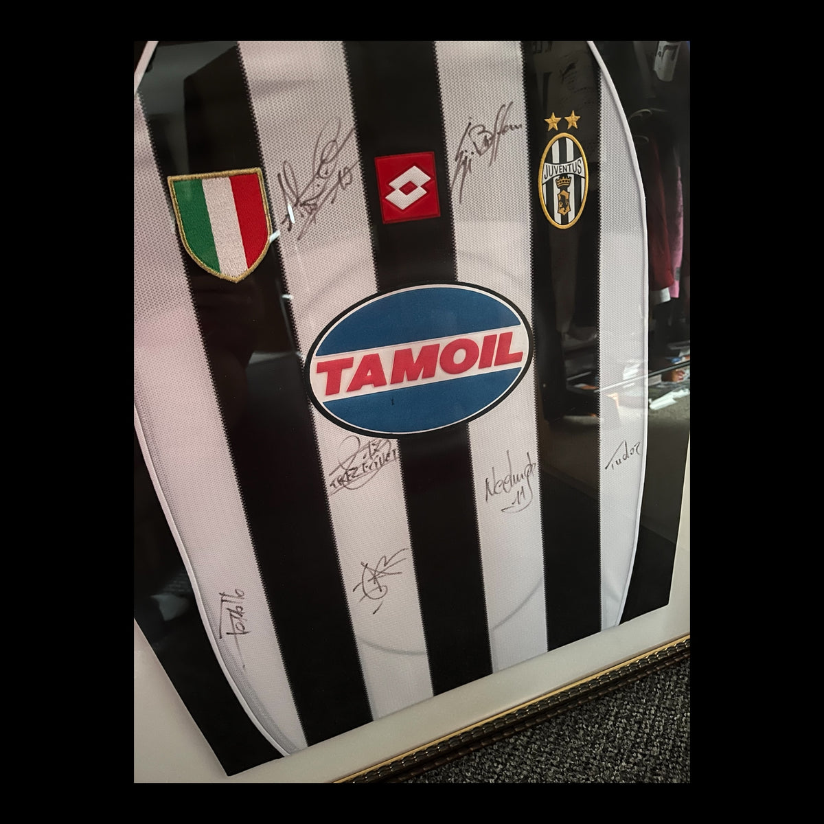 Juventus 2002/2003 Home Football Shirt - Squad Signed And Framed