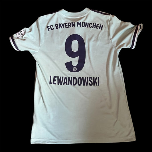Bayern Munich 2018/2019 Away Football Shirt Medium - Robert Lewandowski